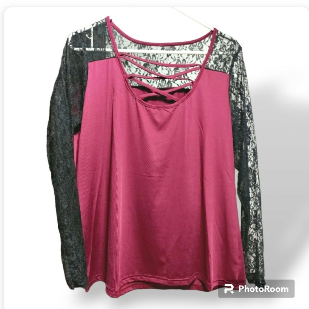 🖤♀️Size Medium Women's Shirt